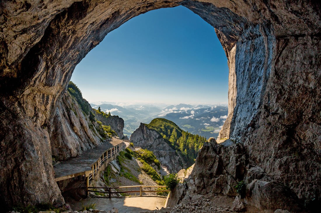 Eisriesenwelt Werfen, die größte Eishöhle der Welt © Shutterstock